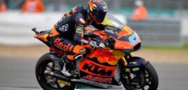 Gardner vence duelo com Bezzecchi e vence em Silverstone na Moto2