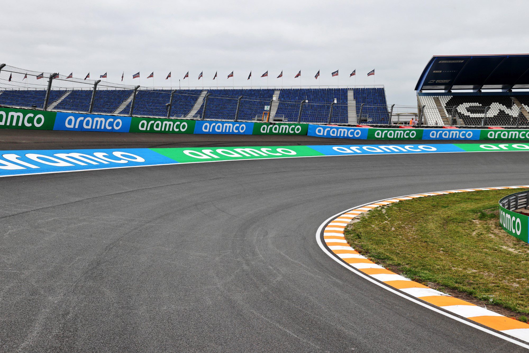 Curvas inclinadas de Zandvoort podem inspirar outros circuitos da F1 ...