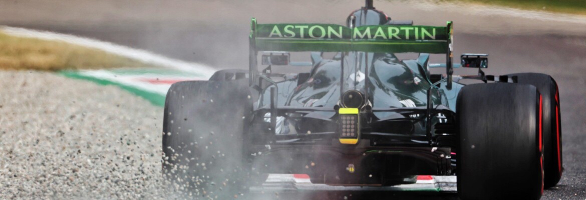 Aston Martin e Alpine multadas após confusão no pit lane da F1 em Monza Aston Martin e Alpine multadas após confusão no pit lane da F1 em Monza