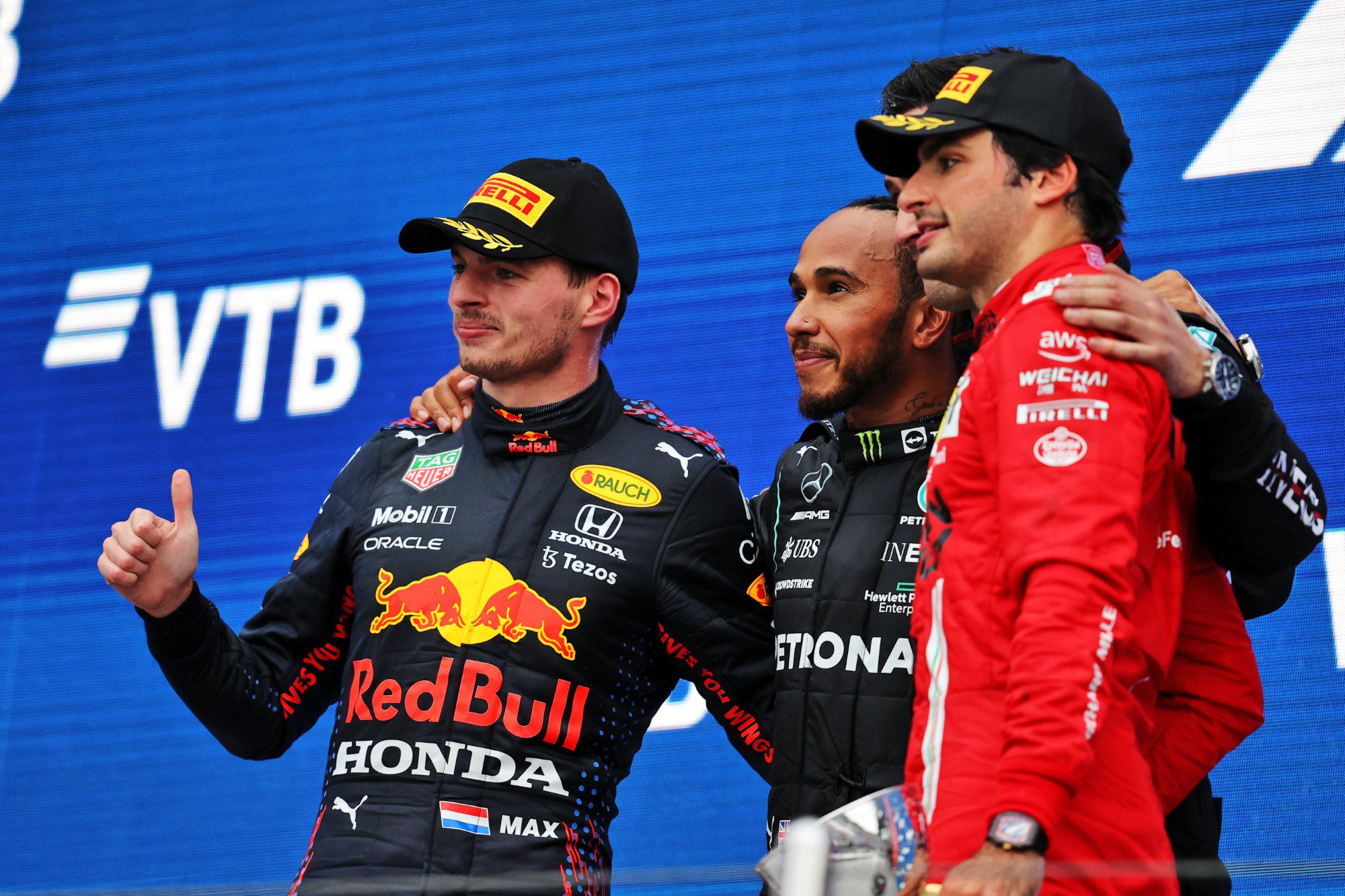Lewis Hamilton, Max Verstappen e Carlos Sainz, Pódio, GP da Rússia, Sochi, F1 2021