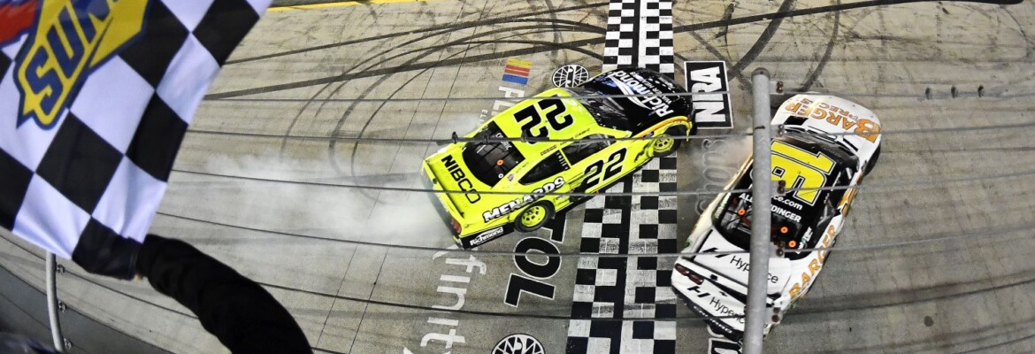 Nascar Xfinity Series: Allmendinger toma liderança na prorrogação e vence em Bristol