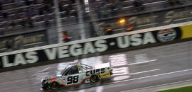 Nascar Truck Series: Eckes toma liderança no final e vence em Las Vegas