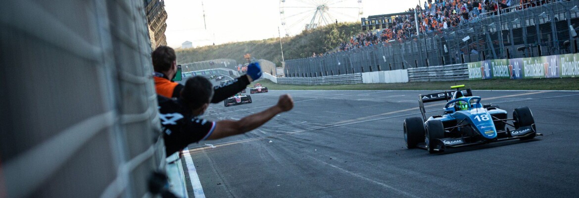 Com manobra arrojada, Collet ganha três posições no final da corrida 2 e “belisca” pódio