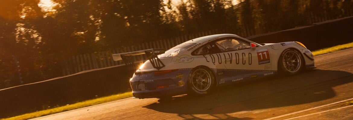 Mauro barra Caio Castro e garante vitória na Porsche GT3 Cup em Curitiba