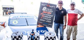 Cacá Bueno recebe homenagem de Ingo Hoffmann pelos 300 Grandes Prêmios na Stock Car