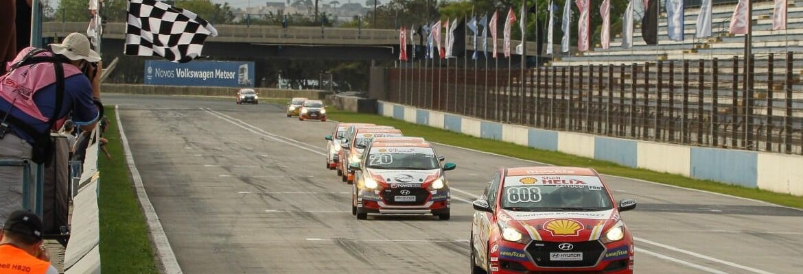 Alberto Cattucci faz a pole e vence em Curitiba pela Copa Shell HB20