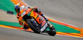 Fernandez supera dor de contusão e vence na Moto2 em Aragão