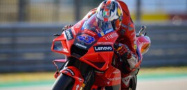 Miller surge no fim e lidera sexta-feira da MotoGP em Aragão; Márquez cai