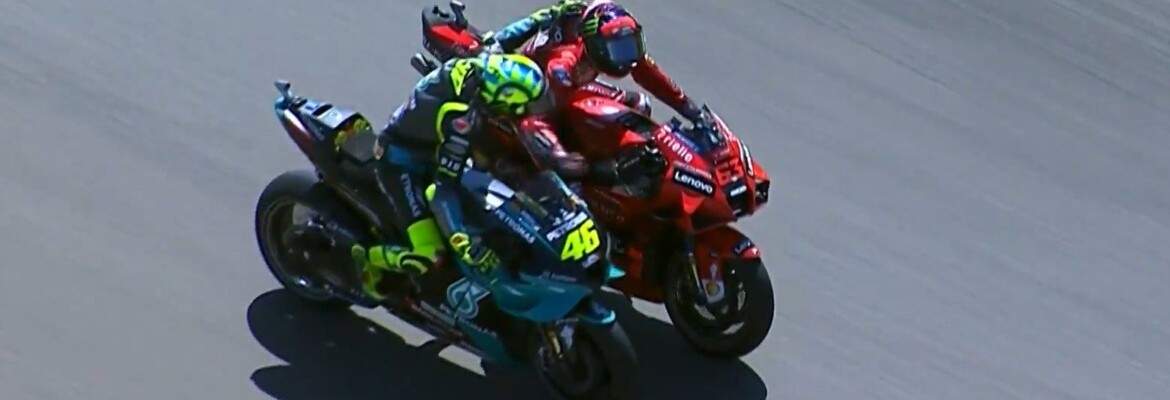 Por Bagnaia, Valentino Rossi confirma presença no GP de Valência da MotoGP