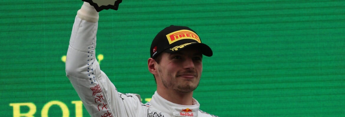 Lenda da F1 elogia Verstappen: “Ele tem a qualidade de um campeão” Lenda da F1 elogia Verstappen: “Ele tem a qualidade de um campeão”