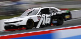 Nascar Xfinity: Allmendinger vira líder no segmento final e vence em Charlotte