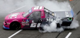 Zane Smith vence em Martinsville e se garante na decisão da Nascar Truck Series