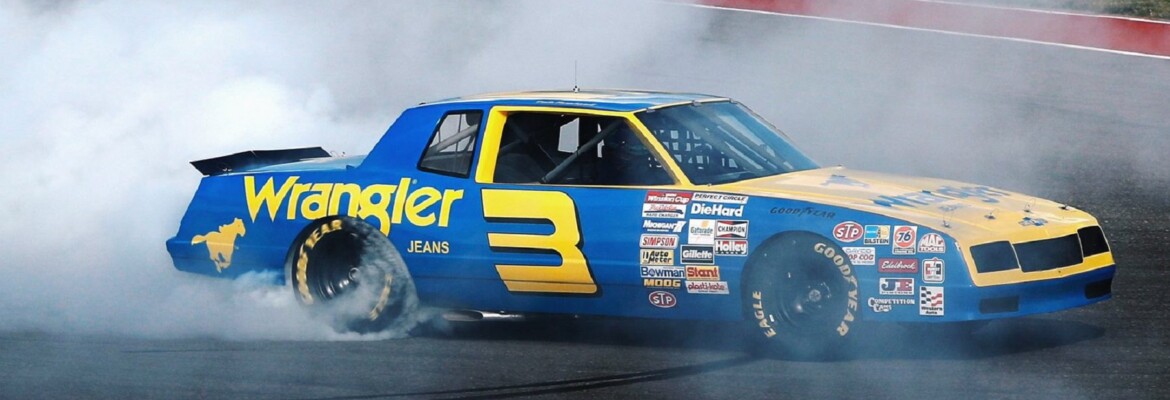 Vídeo: Ricciardo pilota carro da Nascar de Earnhardt no Circuito das Américas