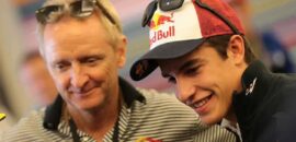“Marc Márquez sempre terá dor da lesão na cabeça”, acredita Kevin Schwantz