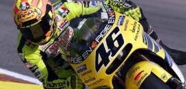 Rossi pede moto de 1º título na MotoGP para Honda; montadora desconversa