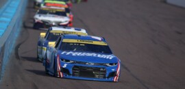 Larson impede aproximação de Truex, vence em Phoenix e é campeão da Nascar