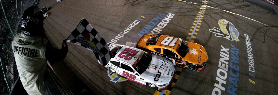 Hemric derrota Cindric por 0s030, vence em Phoenix e é campeão da Nascar Xfinity