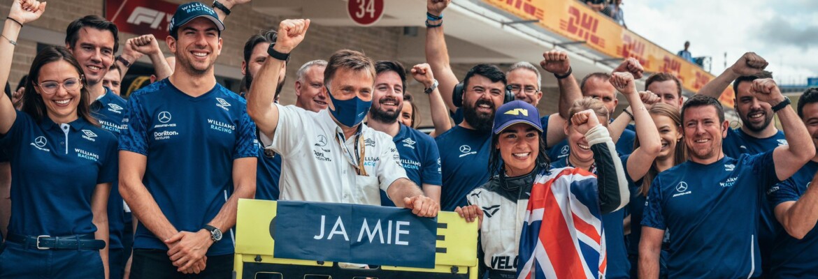 Chadwick fala de relação com Russell e abraço após título da W Series: “Foi muito legal”