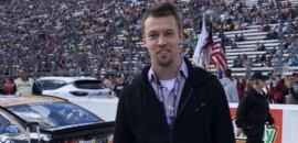 Vídeo: Kvyat acompanha pela primeira vez corrida da Nascar em Martinsville