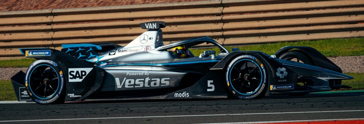 Mercedes revela pintura do carro para última temporada no grid da Fórmula E