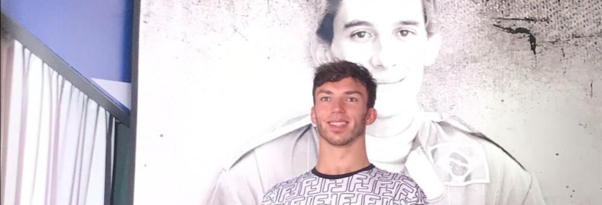 Pierre Gasly visita a exposição “Eu, Ayrton Senna da Silva” no Shopping VillaLobos