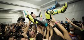 Valentino Rossi recebe Laureus de Ícone Esportivo por sua carreira na MotoGP