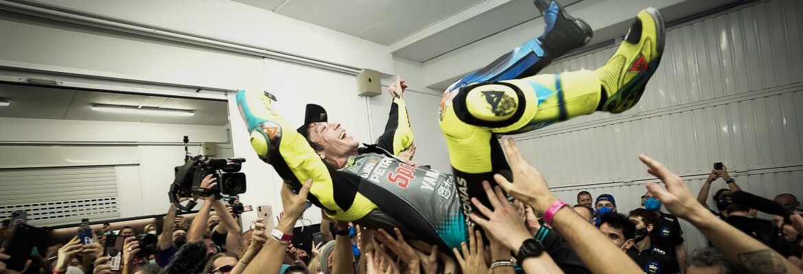 Valentino Rossi recebe Laureus de Ícone Esportivo por sua carreira na MotoGP