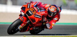 Bagnaia vence último GP do ano em Valência; Rossi se aposenta com 10º