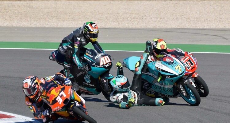 Bagnaia vê necessidade de superlicença da F1 para MotoGP após acidente na Moto3