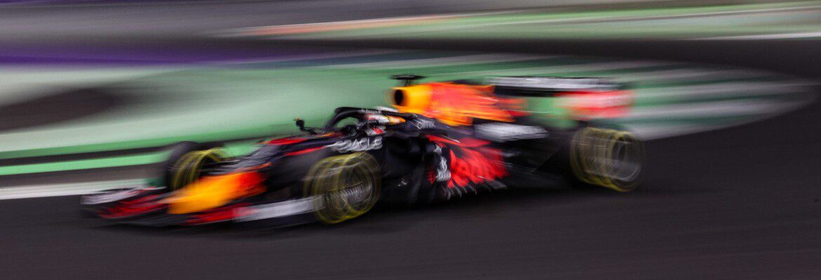 Verstappen comenta desempenho na sexta-feira na Arábia Saudita Verstappen comenta desempenho na sexta-feira na Arábia Saudita