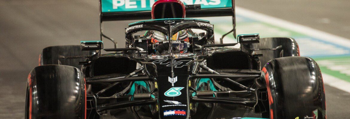 Hamilton satisfeito com ritmo da Mercedes F1 em Jeddah Hamilton satisfeito com ritmo da Mercedes F1 em Jeddah