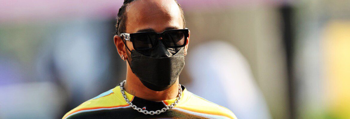 Hamilton volta a postar mais nas mídias sociais