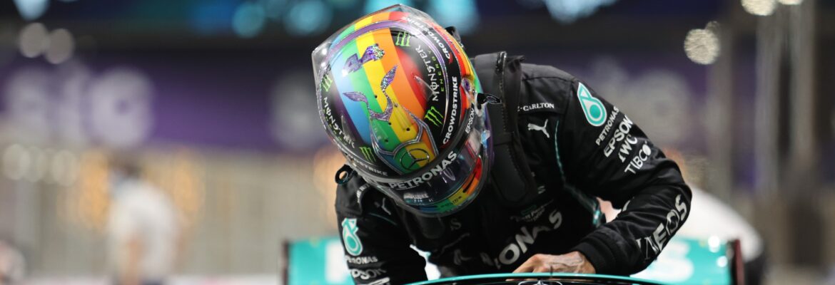 Galeria: as imagens da pole de Hamilton para o GP da Arábia Saudita de F1