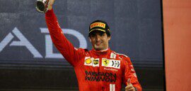 Sainz defende Hamilton após GP de Abu Dhabi: “Bandeira vermelha seria mais justo”