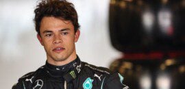 F1: Mercedes não se preocupa que De Vries possa levar feedback do time para a Red Bull