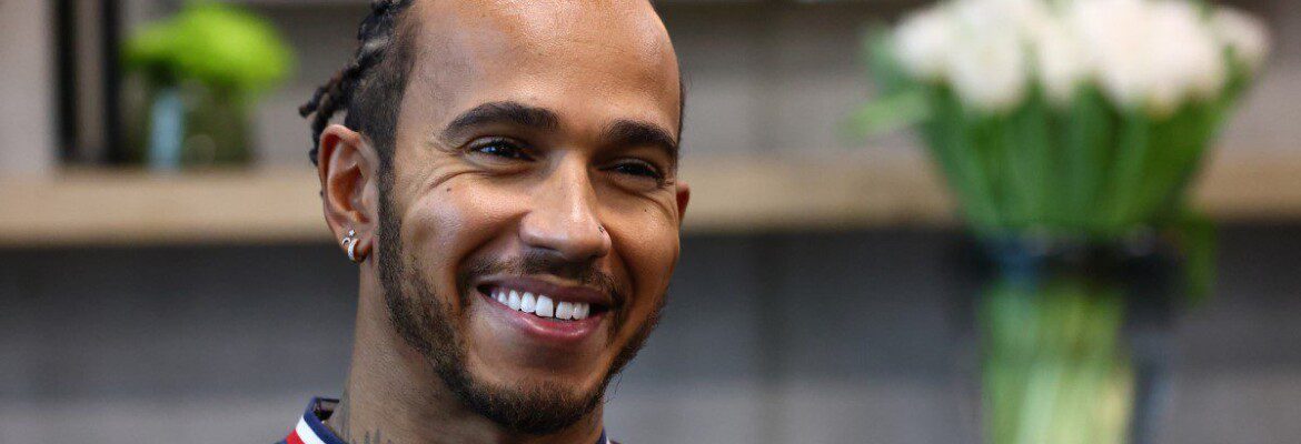 Mercedes F1 dá boas-vindas para Hamilton