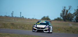 Raphael Reis vai ao pódio na primeira corrida da decisão do TCR South America