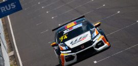 Pepe Oriola lidera dobradinha da W2 Pro GP e coloca mão no título do TCR South America