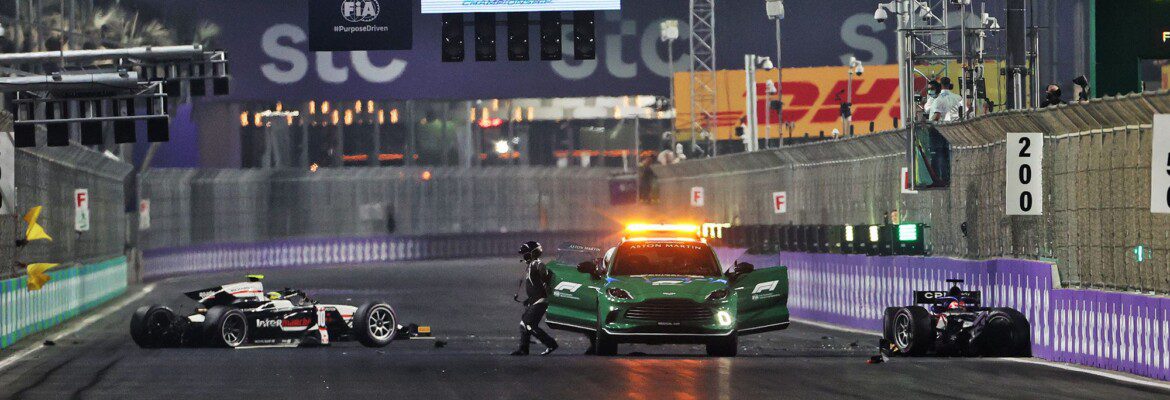 Enzo Fittipaldi e Pourchaire são levados conscientes para hospital após batida em Jeddah