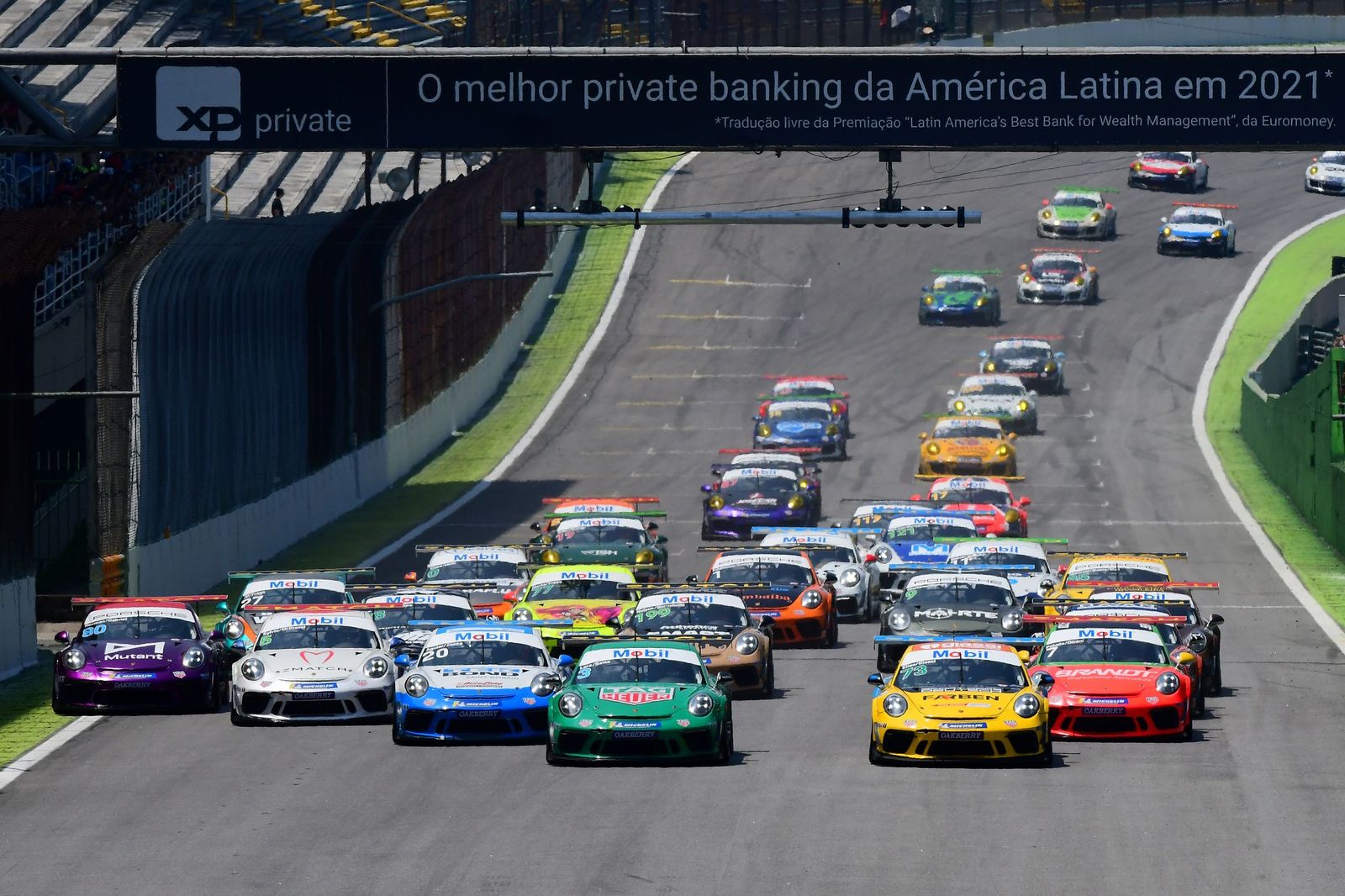 Azevedo/Maurício escapa de problemas e vence 500 km de Interlagos da Porsche Porsche Endurance Series Interlagos