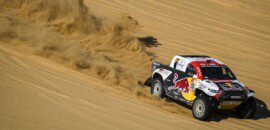 Al-Attiyah e Baumel vencem Rally Dakar entre os participantes dos carros