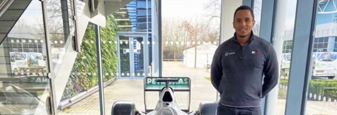 Conheça Mafuna, engenheiro sul-africano que vai trabalhar na Mercedes em 2022 Conheça Mafuna, engenheiro sul-africano que vai trabalhar na Mercedes em 2022