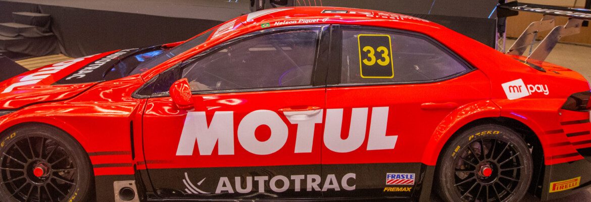 Em nova equipe, Nelsinho Piquet apresenta o layout do carro para a temporada 2022 da Stock Car