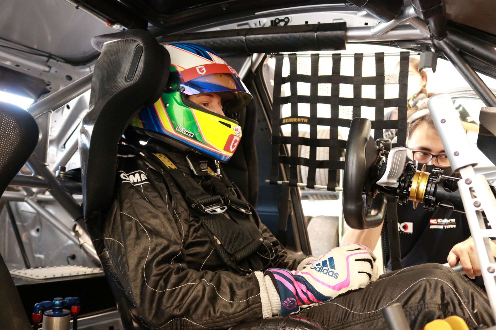 Bia Figueiredo é a primeira mulher a pilotar na TCR South America