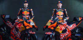 Time de fábrica da KTM exibe cores para temporada 2022 da MotoGP
