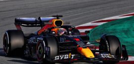 “Parece pesado em combustível”, afirma ex-piloto sobre carro de Verstappen nos testes da F1