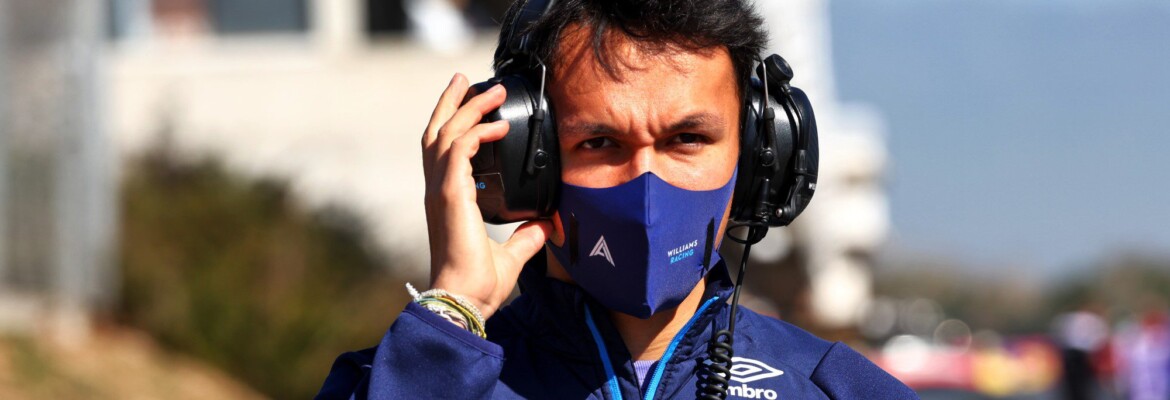 Albon revela que não falou com Verstappen no rádio após título da F1 em Abu Dhabi