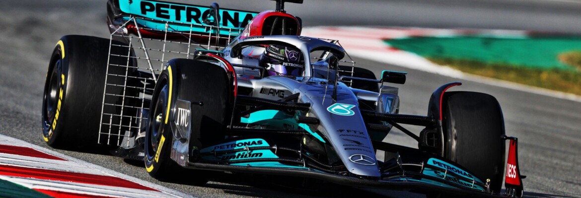Mercedes admite “manhã difícil com Lewis” no segundo dia dos testes da F1