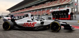 Galeria: Haas VF-22 vai à pista sem a Uralkali e as cores da Rússia