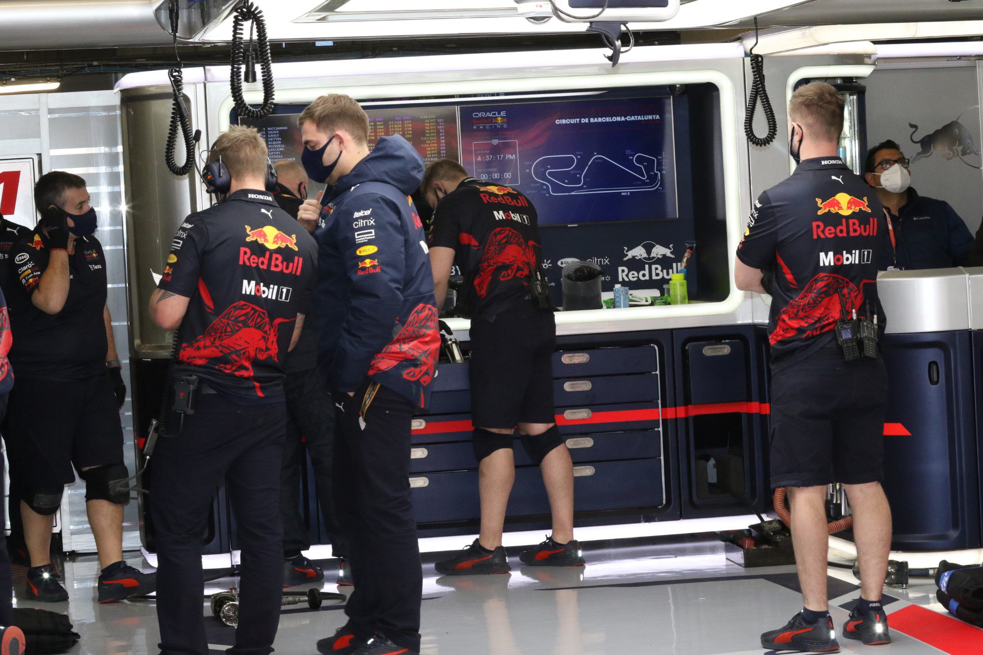 Galeria: os bastidores do 2º dia dos testes da F1 pelas lentes de Jorge Sá Bastidores, Dia 2, Pré-temporada F1 2022, Barcelona